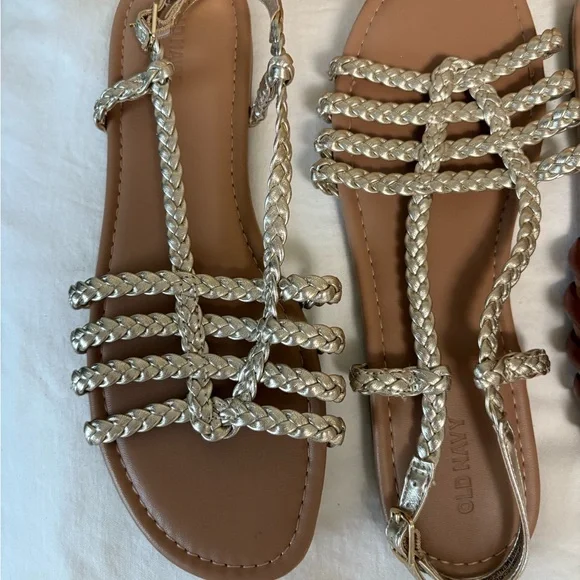 Old Navy Sandals/Slides 3 pairs for $12
Gold, Brown & Black Size 10 Never Worn - Picture 2 of 11